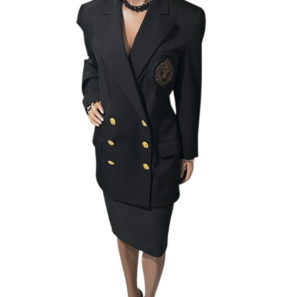 Chic Black Blazer with Gold Accents Vintage Y2K Trending, Stunningly Gorgeous☑️ - Picture 12 of 12
